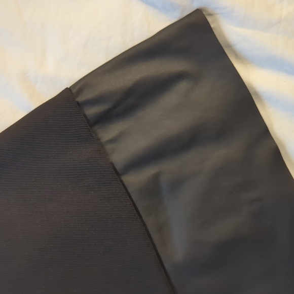 Hkr skirt - Picture 3 of 3